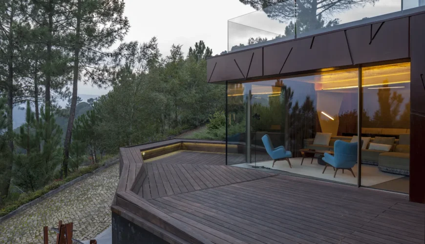 exterior varanda casa vale do douro vencedora de premios internacionais